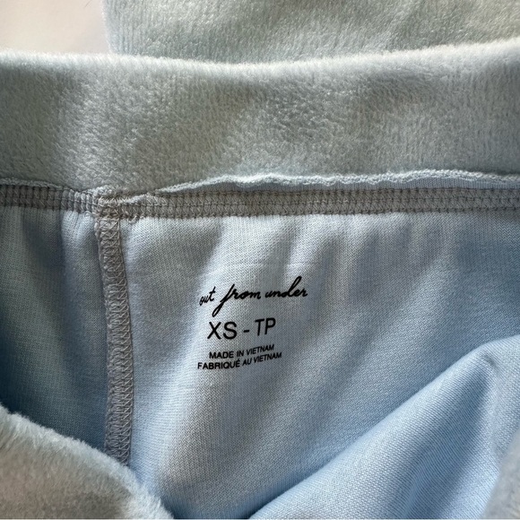 Out from Under Urban Outfitters Womens XS Fleece Low Rise Flare Sweatpants New - Picture 4 of 8